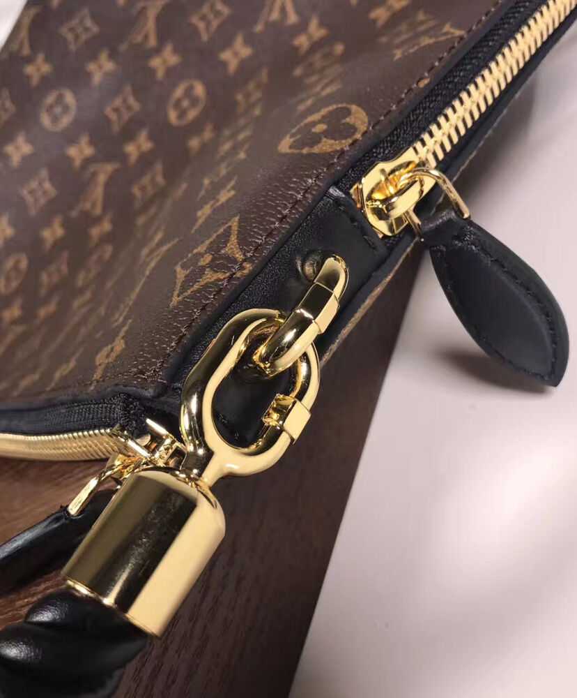 Louis Vuitton Traiangle Softy M44130 Brown