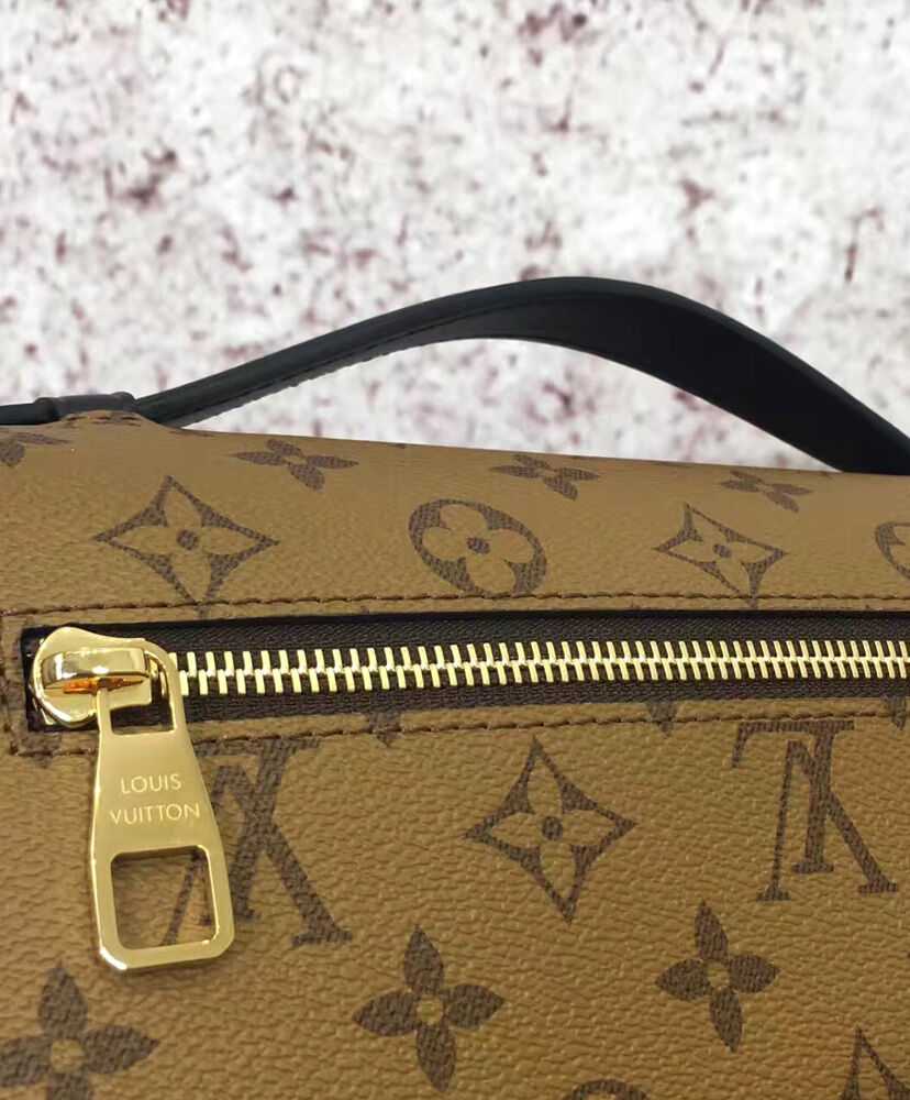 Louis Vuitton Pochette Metis M41465 Coffee