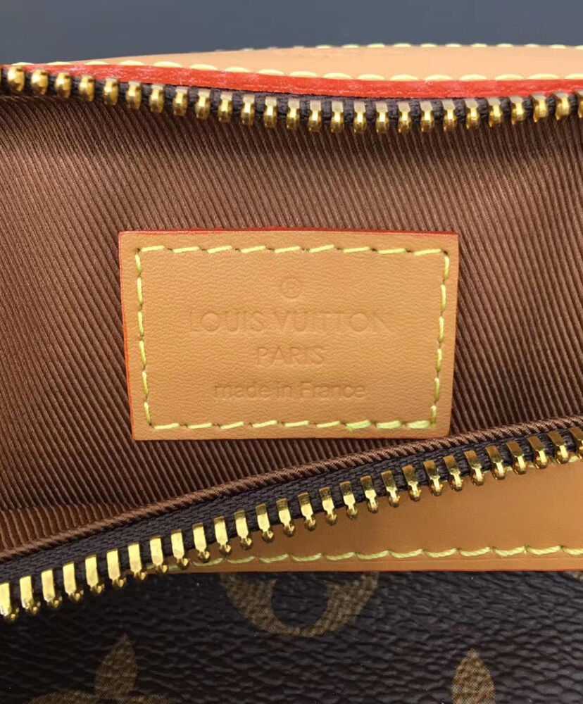 Louis Vuitton Saumur Messenger PM M44879