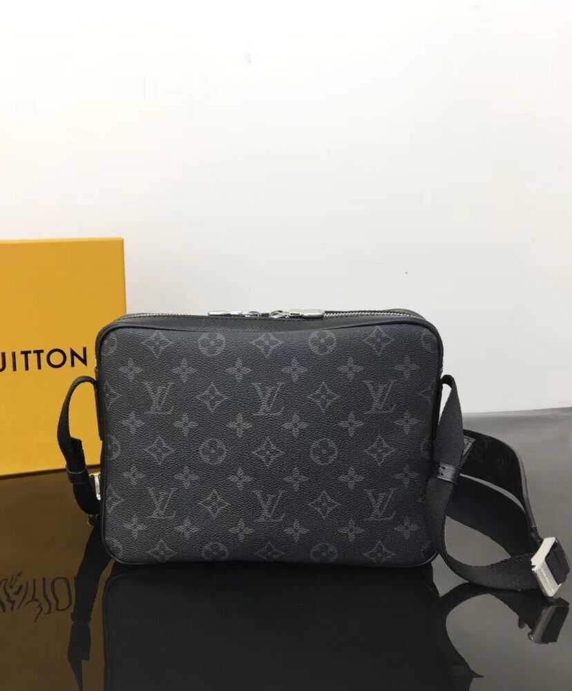 Louis Vuitton Outdoor Messenger M30233 Black