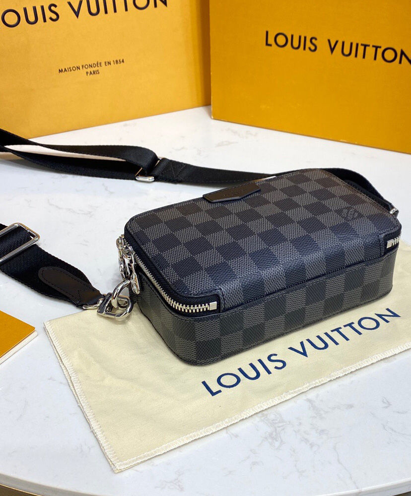 Louis Vuitton Alpha Wearable Wallet N60418 Black