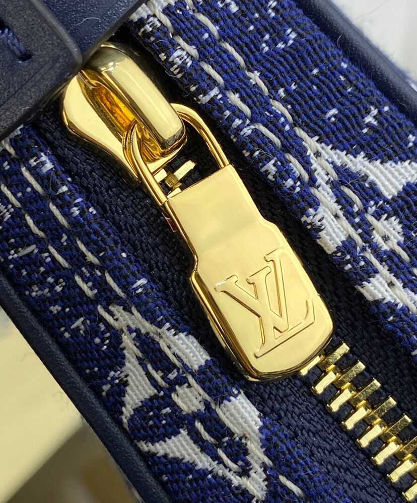 Louis Vuitton Loop M81166 Blue