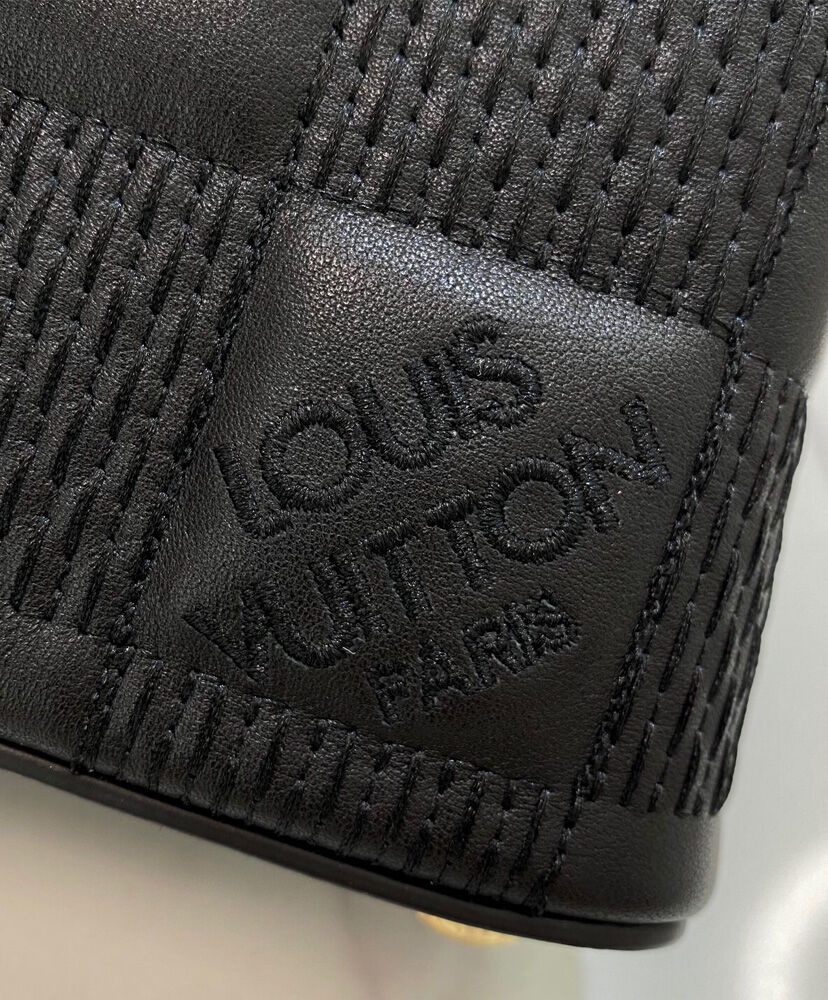 Louis Vuitton Capucines BB M59225 Black