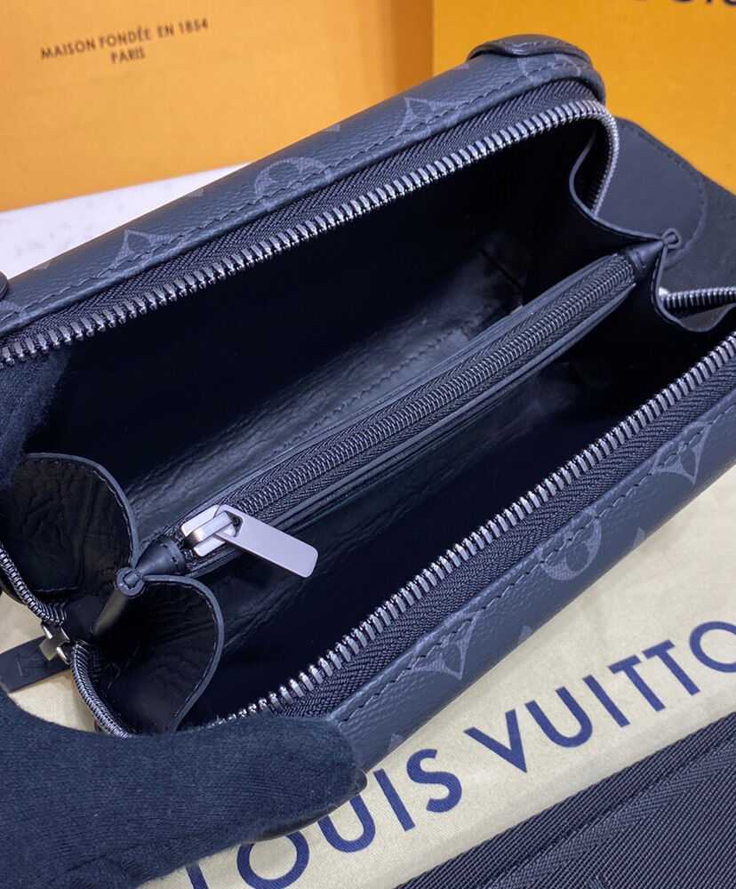 Louis Vuitton Horizon Clutch M45579 Black