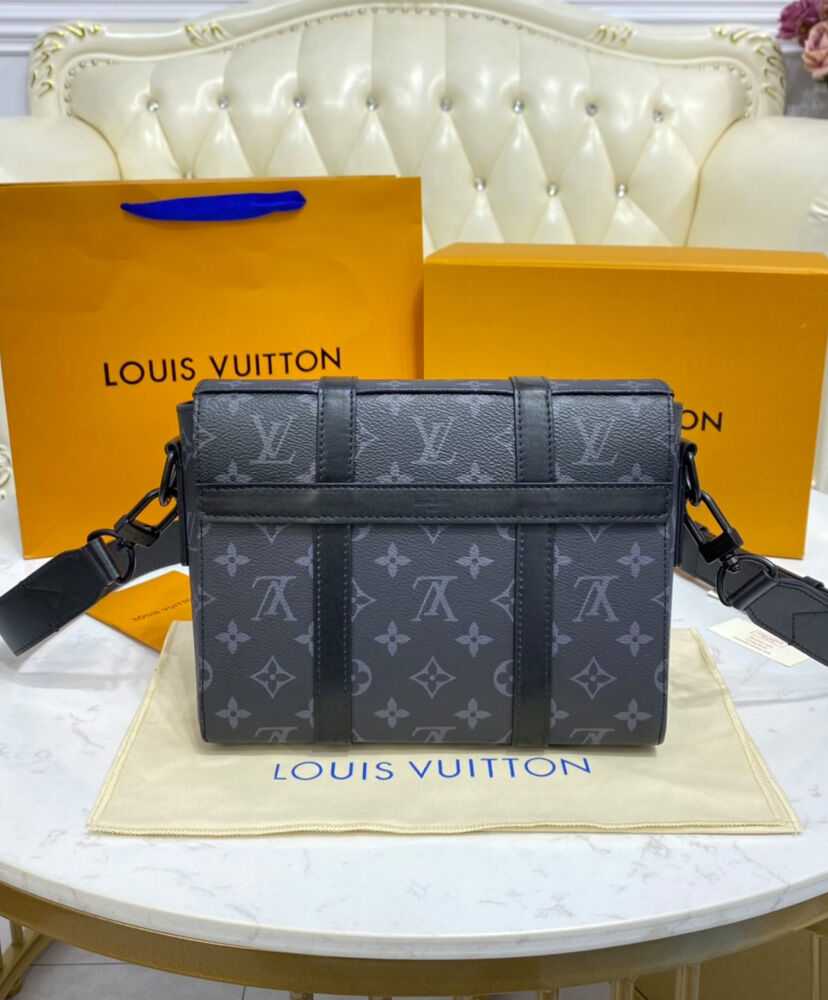 Louis Vuitton Trunk Messenger M45727 Black