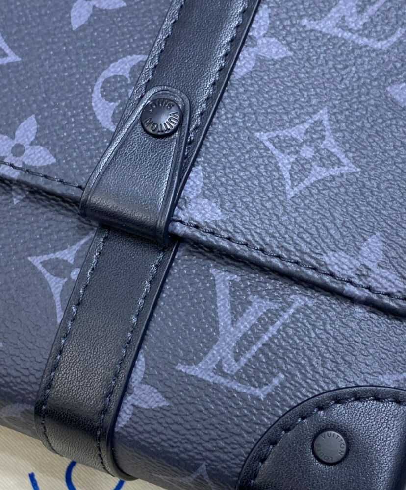 Louis Vuitton Trunk Messenger M45727 Black