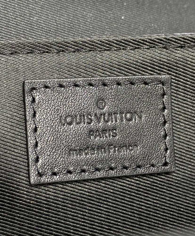 Louis Vuitton Trunk Messenger M45727 Black