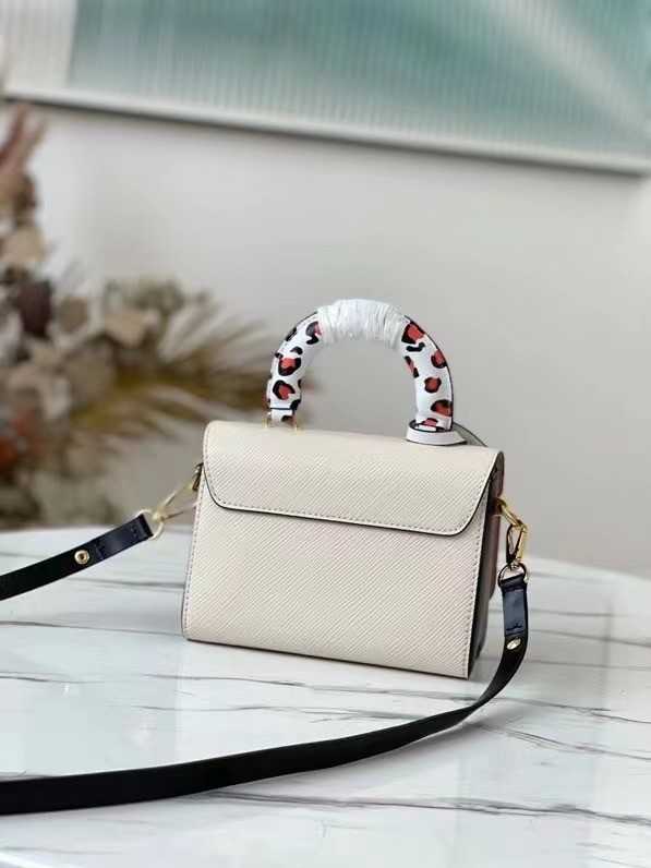 Louis Vuitton Outlet TWIST MM M58568 white