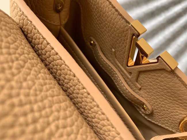 Louis Vuitton Outlet Original Taurillon leather CAPUCINES BB M95509 Nude