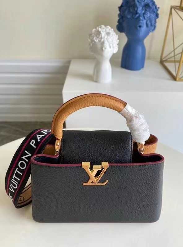 Louis Vuitton Outlet CAPUCINES Original Leather PM M48865 black