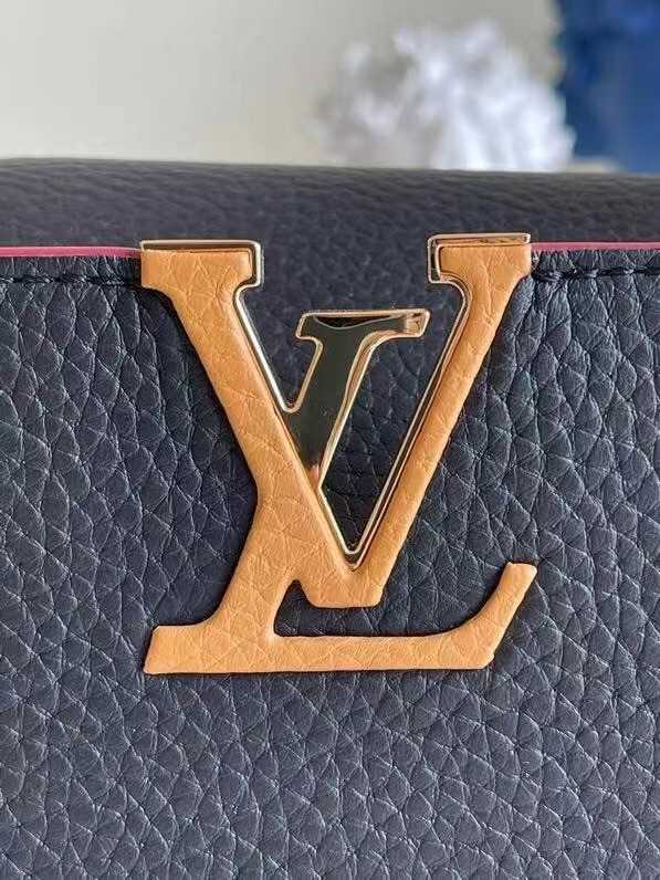 Louis Vuitton Outlet CAPUCINES Original Leather PM M48865 black