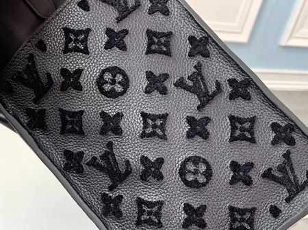 Louis Vuitton Outlet original ON MY SIDE M53825 black