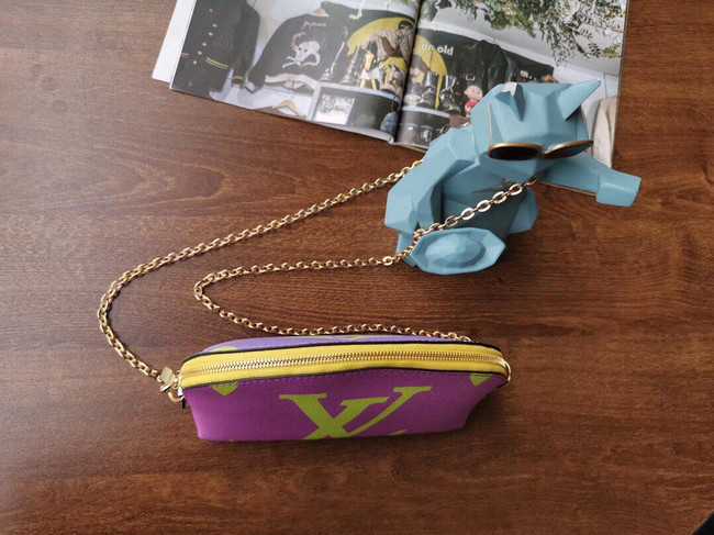 Louis Vuitton Outlet POCHETTE COSME XL M67694 purple