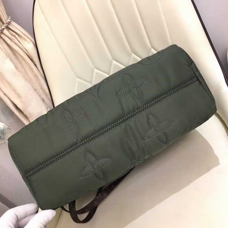 Louis Vuitton Outlet ONTHEGO GM M59005 green