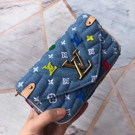 Louis Vuitton Outlet NEW WAVE Chain Bag M67531