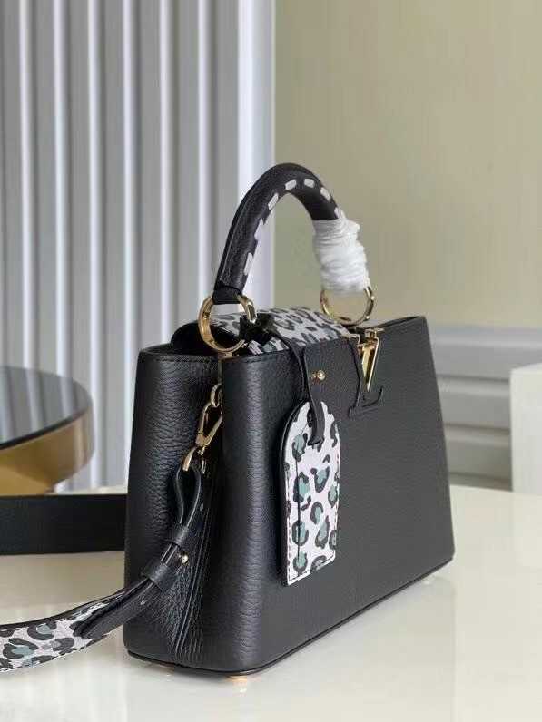 Louis Vuitton Outlet CAPUCINES PM M48865 black