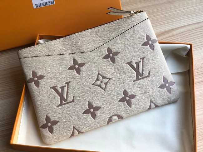 Louis Vuitton Outlet original POCHETTE VOYAGE M80174 Cream