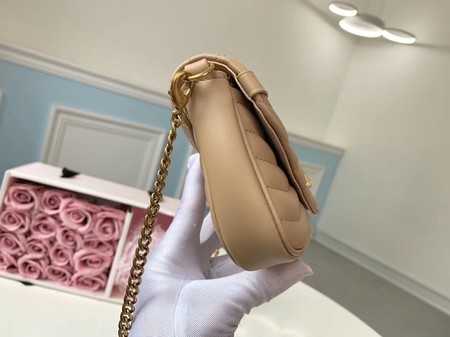 Louis Vuitton Outlet NEW WAVE Chain Bag M63956 apricot