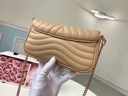 Louis Vuitton Outlet NEW WAVE Chain Bag M63956 apricot