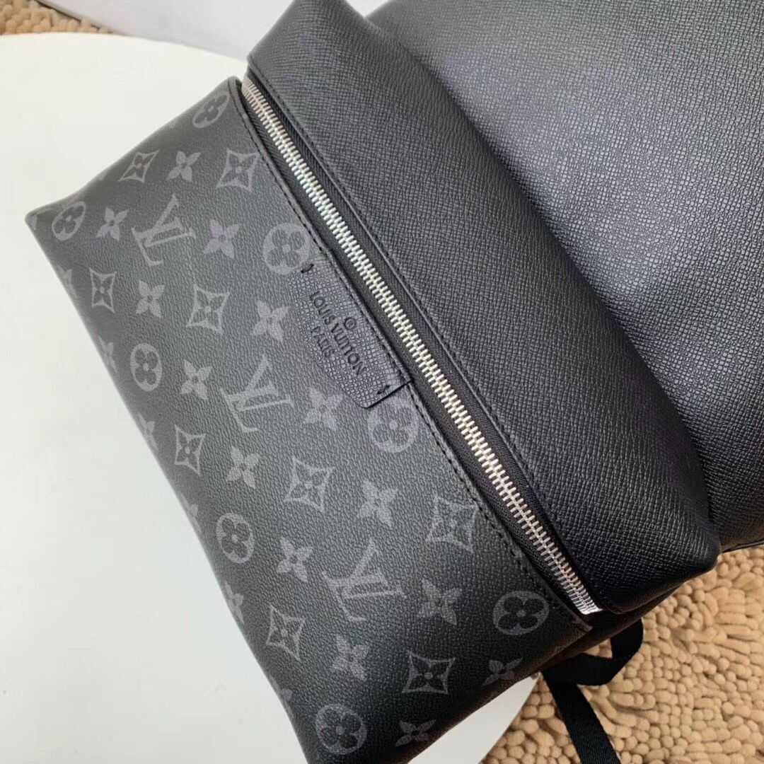 Louis Vuitton Outlet original Discovery knapsack M30230 black