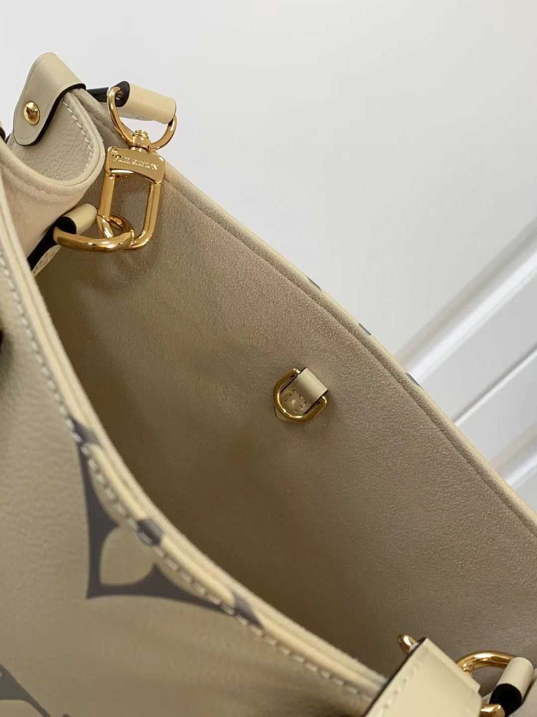 Louis Vuitton Outlet Original Onthego small tote bag M45653 cream