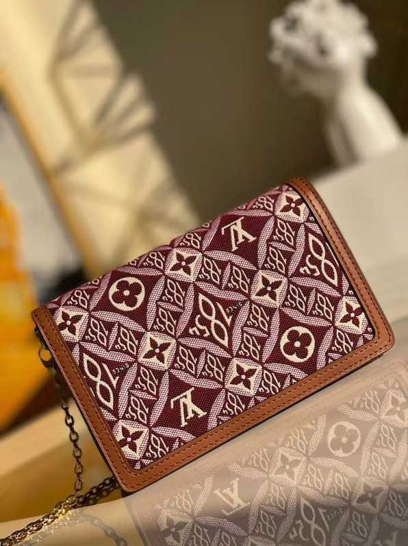 Louis Vuitton Outlet SINCE 1854 DAUPHINE CHAIN WALLET M69992 Bordeaux