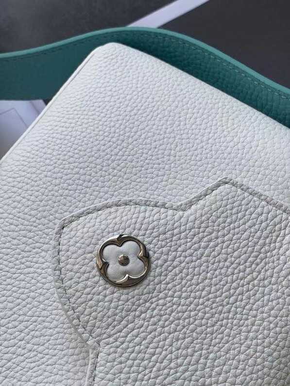 Louis Vuitton Outlet CAPUCINES MINI M56072 WHITE