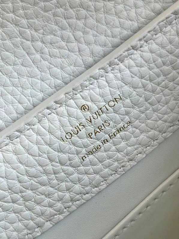 Louis Vuitton Outlet CAPUCINES MINI M55985 white