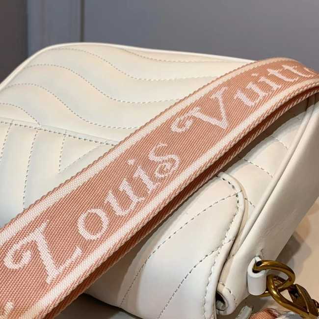 Louis Vuitton Outlet NEW WAVE Shoulder Bag M56466 white