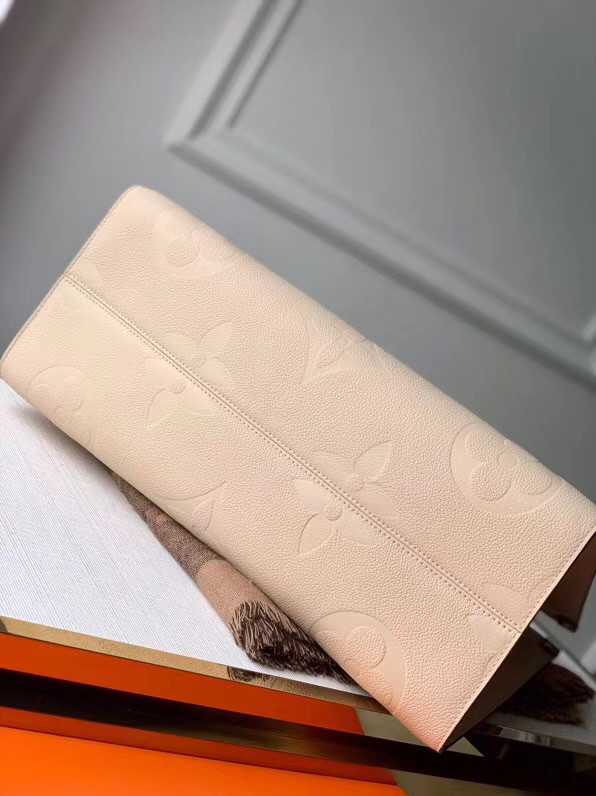 Louis Vuitton Outlet ONTHEGO M44576 Cream