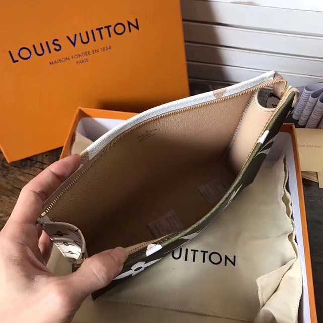 Louis Vuitton Outlet Monogram Pouch 26 m47542 Khaki