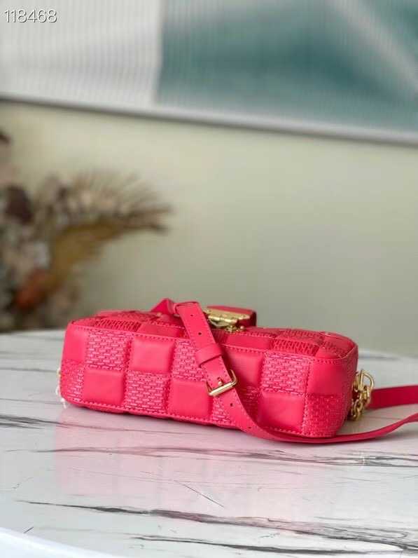 Louis Vuitton Outlet TROCA MM M59114 Pink