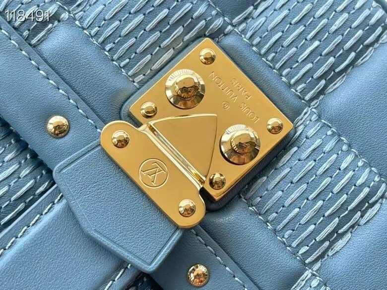 Louis Vuitton Outlet POCHETTE TROCA M59048 sky blue