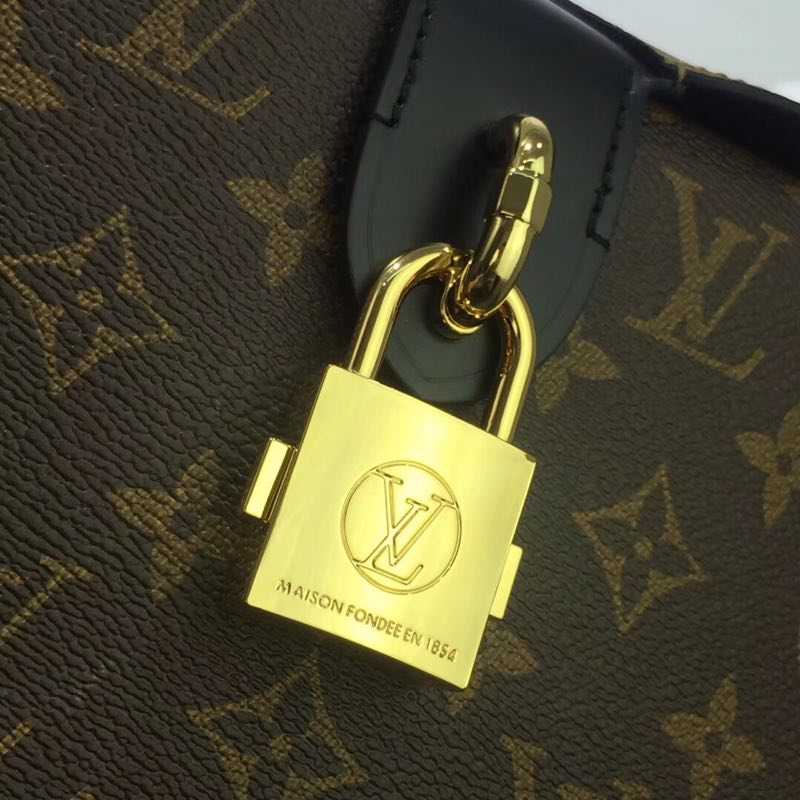 Louis Vuitton Outlet Monogram Canvas Shoulder Bag M51177