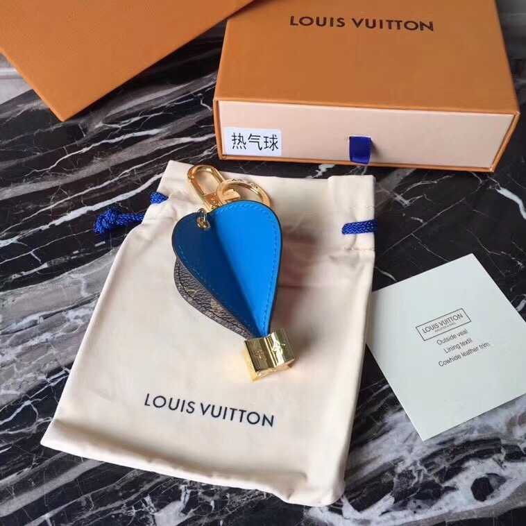 Louis Vuitton Outlet IN THE AIR BAG CHARM AND KEY HOLDER M67392