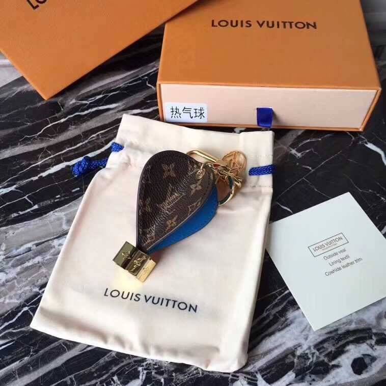 Louis Vuitton Outlet IN THE AIR BAG CHARM AND KEY HOLDER M67392