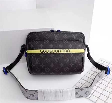 Louis Vuitton Outlet monogram canvas messenger 43845 black