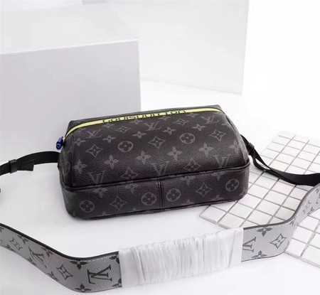 Louis Vuitton Outlet monogram canvas messenger 43845 black