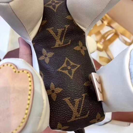 Louis Vuitton Outlet Doll Dog 35569