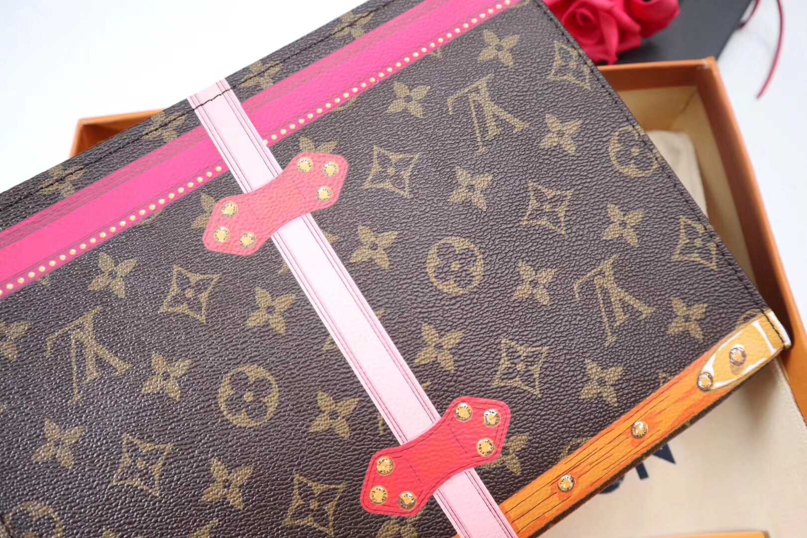 Louis Vuitton Outlet Limited Edition Toiletry Pouch 26 Summer Trunk 61692