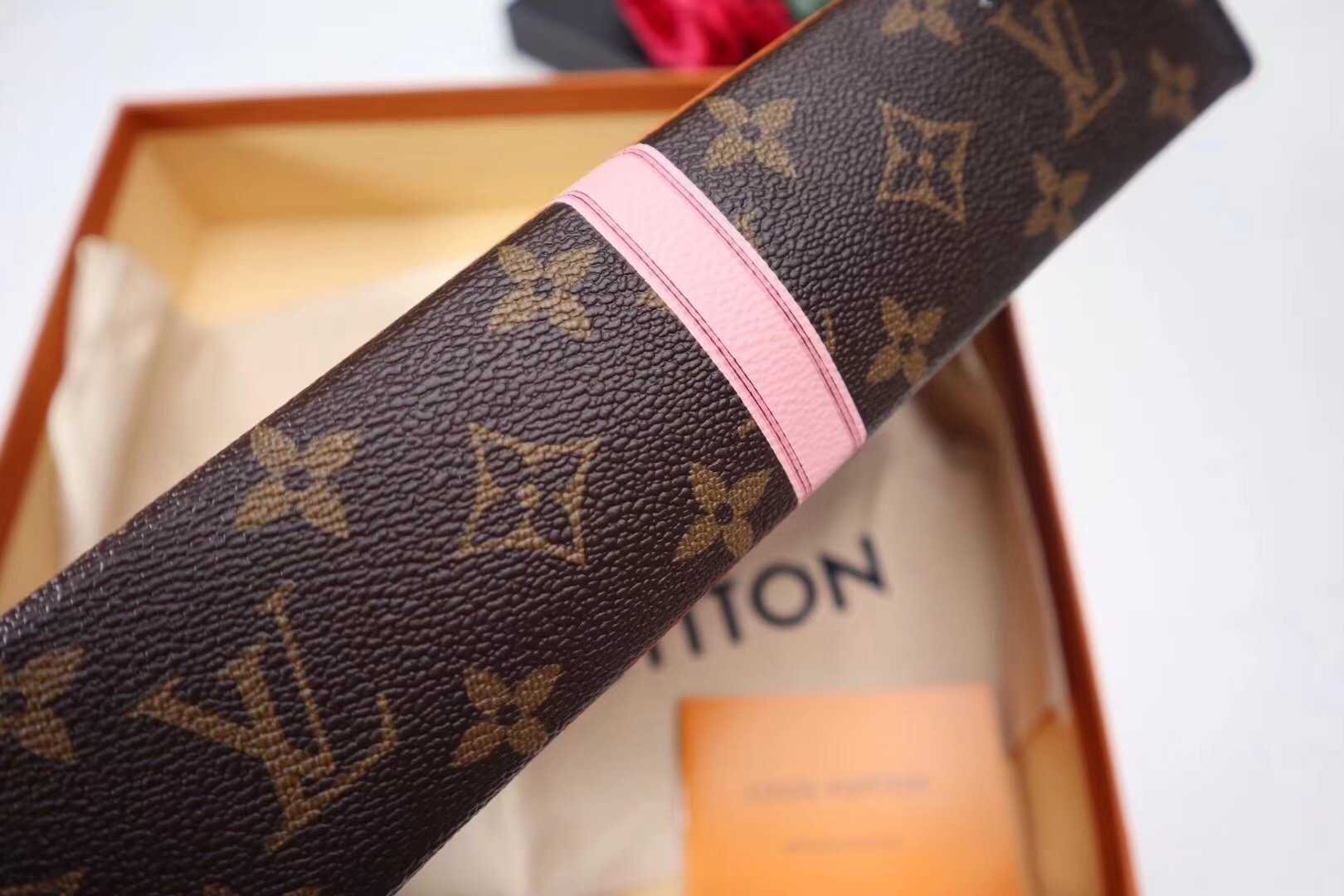 Louis Vuitton Outlet Limited Edition Toiletry Pouch 26 Summer Trunk 61692