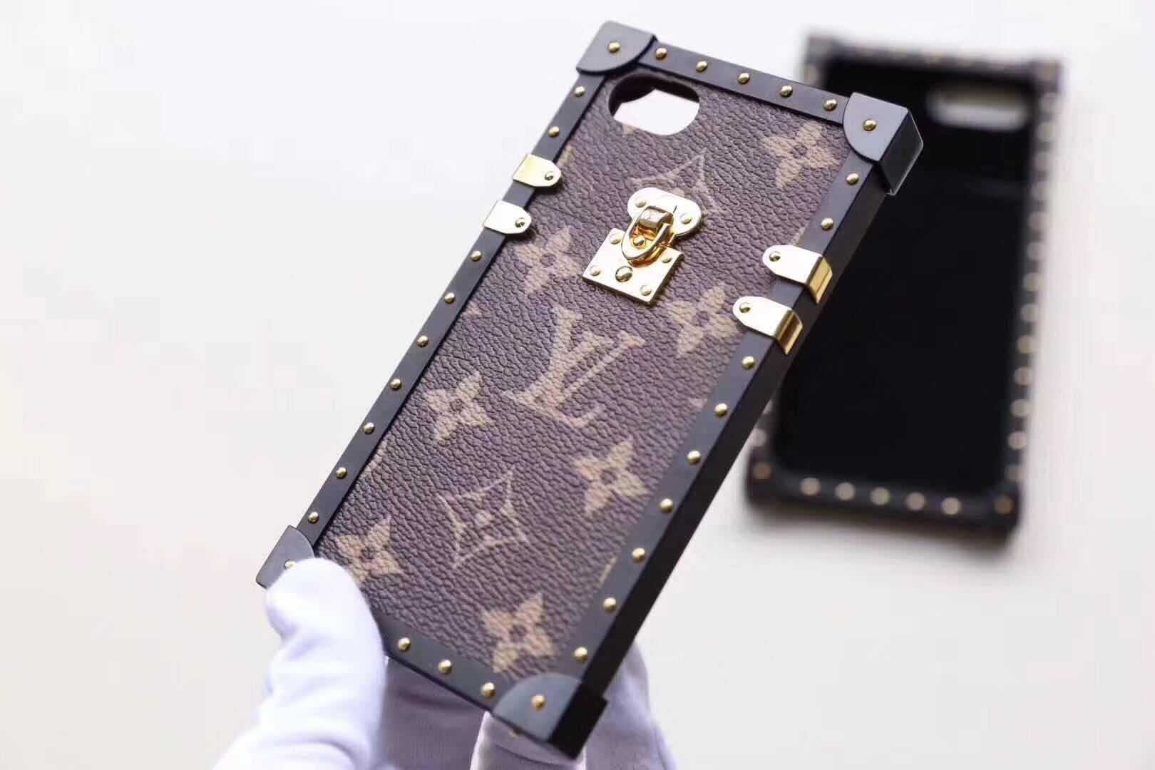 Louis Vuitton Outlet monogram canvas iPhone case 5569