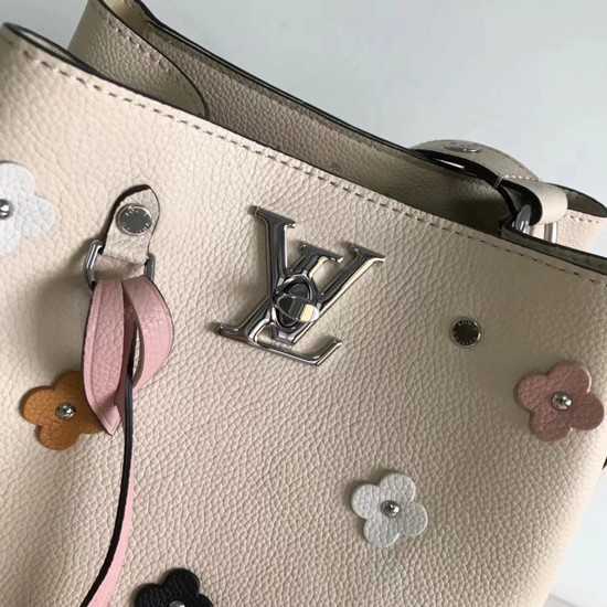 Louis Vuitton Outlet original lockme bucket 53081 cream