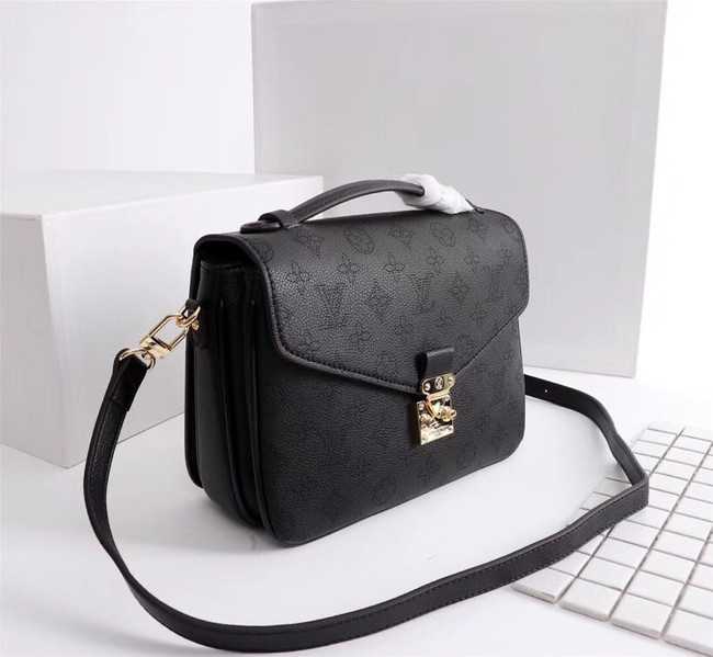 Louis Vuitton Outlet Mahina Leather POCHETTE METIS M40780 black