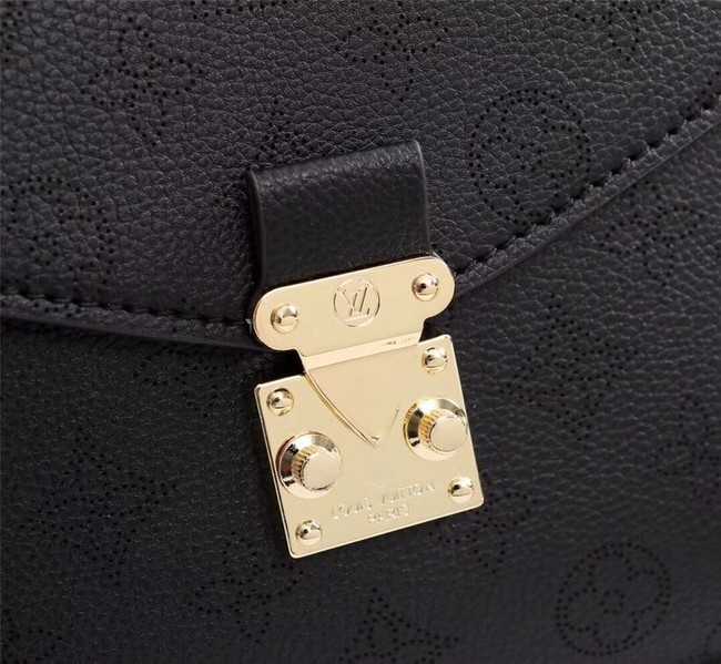 Louis Vuitton Outlet Mahina Leather POCHETTE METIS M40780 black