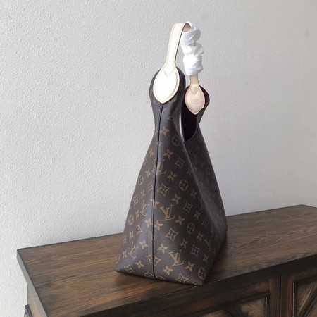 Louis Vuitton Outlet original monogram canvas flower hobo bag M43545 creamy-white