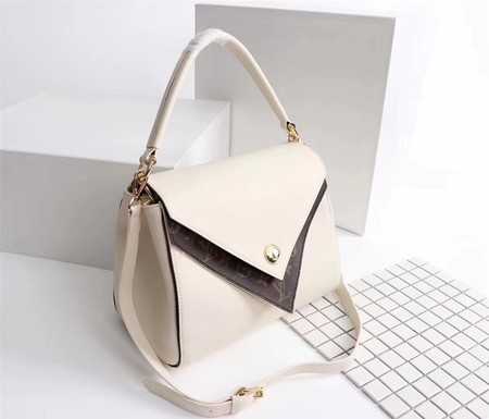 Louis Vuitton Outlet monogram canvas double V bag M54439 white