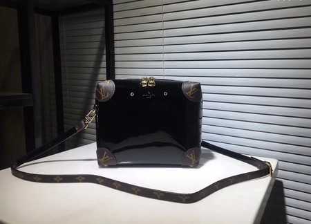 Louis Vuitton Outlet Monogram Vernis Shoulder Bag M53546 black