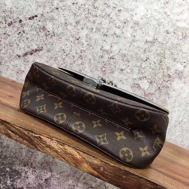 2017 Louis Vuitton Outlet original chain it bag pm monogram M44115