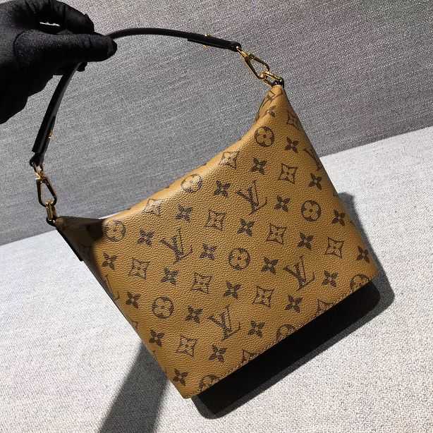 2017 Louis Vuitton Outlet fashion show original monogram bag mm M51179